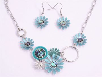 Picture of Blue daisy/paua necklace set