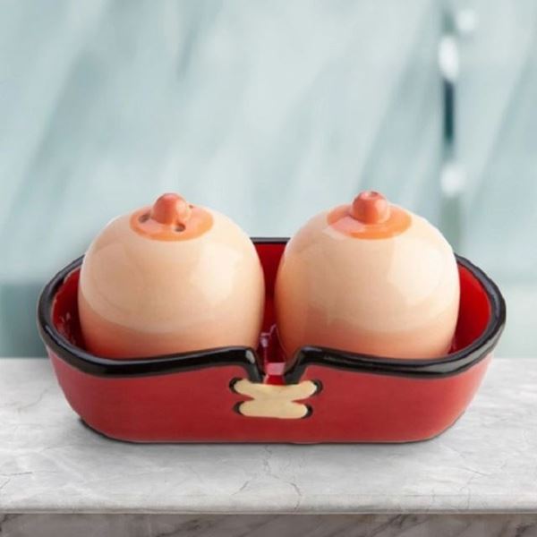 Picture of Salt & pepper boobs set