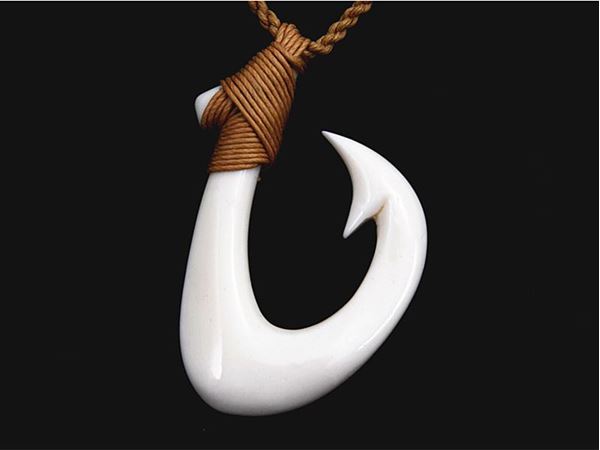 Picture of Hook bone pendant