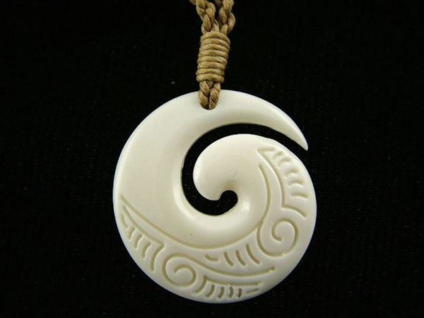Picture of Koru bone carving pendant