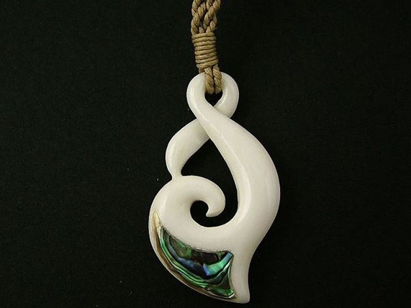 Picture of Twist bone/paua pendant