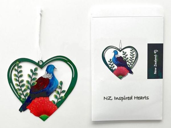 Picture of NZ wood pigeon hanging heart