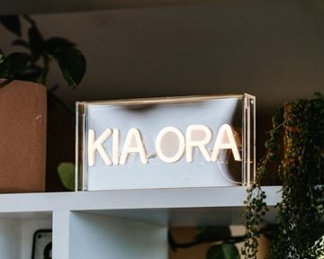Picture of Kia ora neon light USB