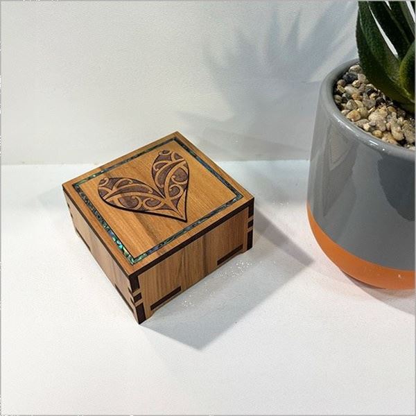 Picture of Heart trinket box
