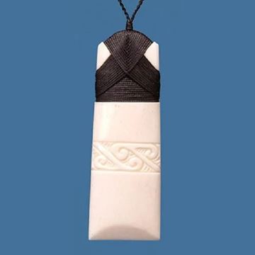 Picture of Large engraved toki pendant