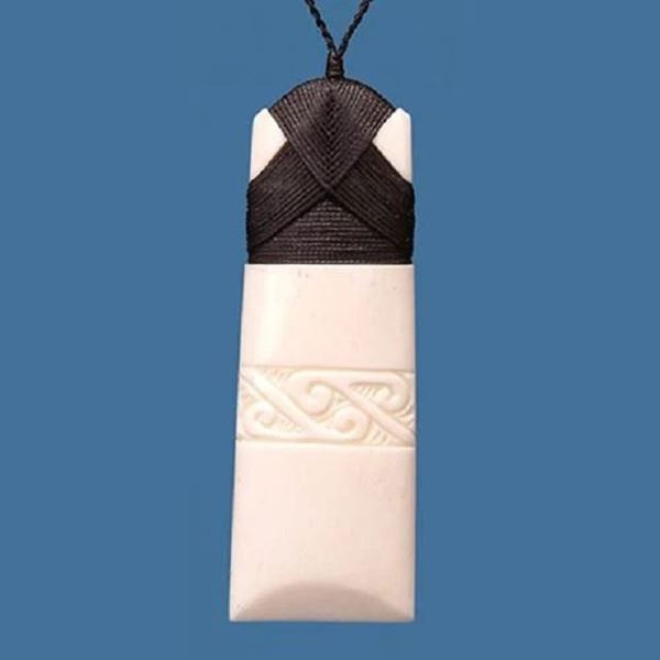 Picture of Large engraved toki pendant