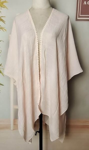 Picture of Pink leaves lace cape